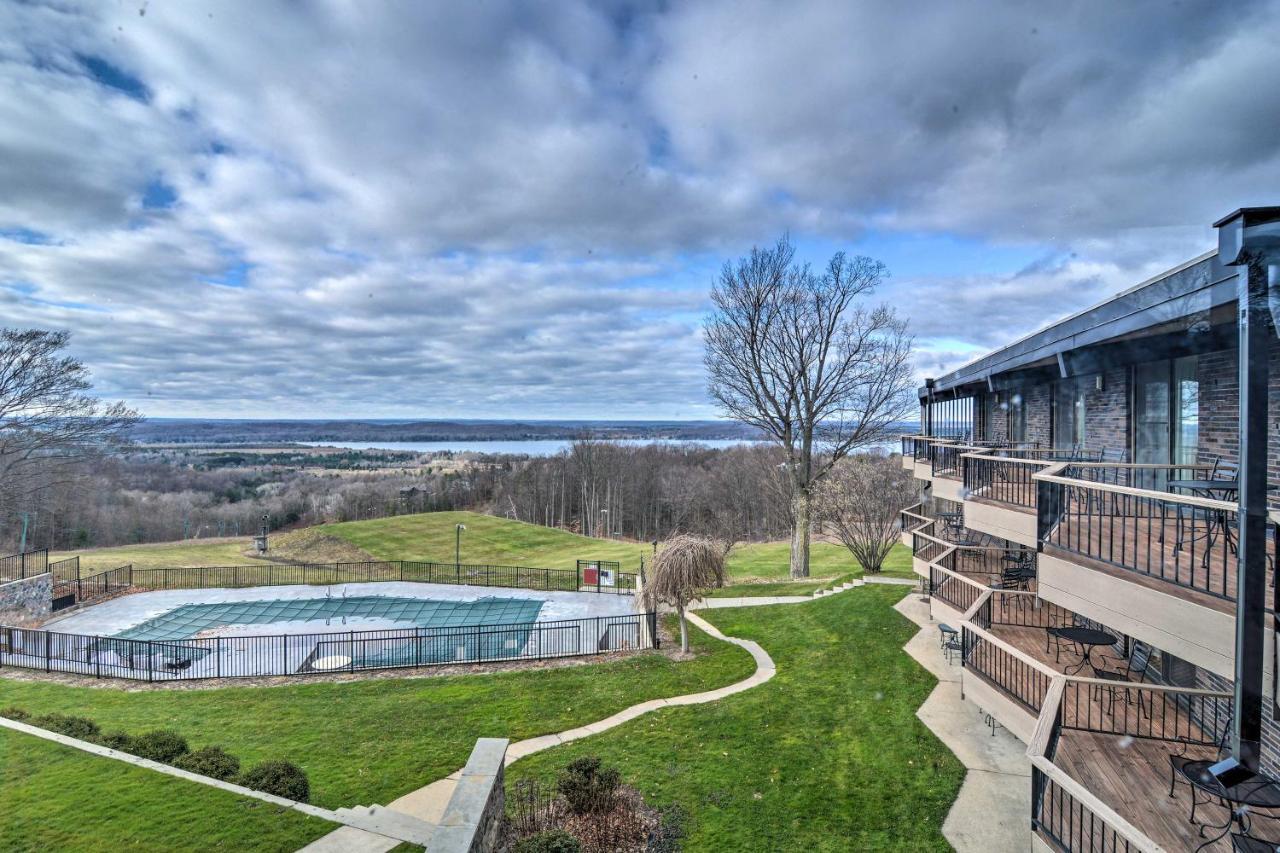 Cozy Bellaire Condo With Balcony - 3 Mi To Skiing! Esterno foto
